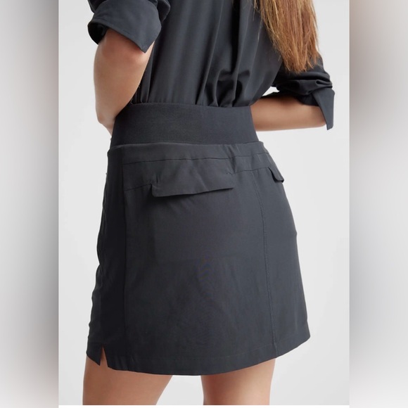 Quince Women’s Performance Tech Skort Black Size Large - Picture 4 of 12